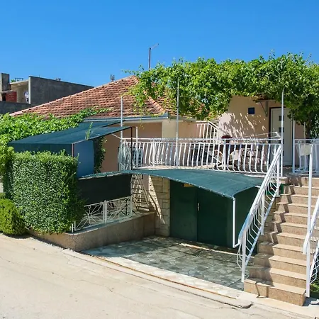 Anka Apartment Marina